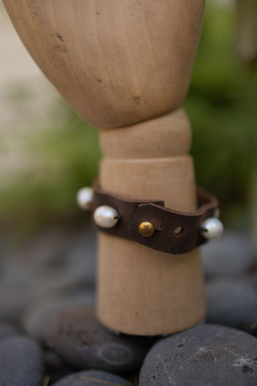WIDE LEATHER & WHITE PEARL CUFF BRACELET