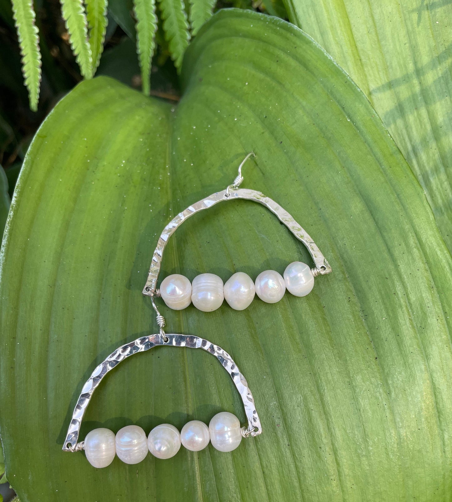 STERLING SILVER HAMMERED ARCH LARGE WHITE PEARL EARRINGS