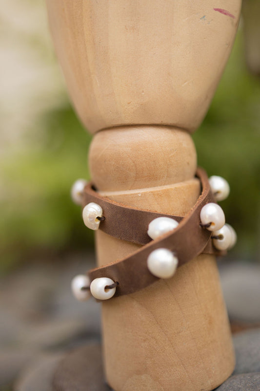 DOUBLE WRAP WHITE PEARL & LEATHER  BRACELET