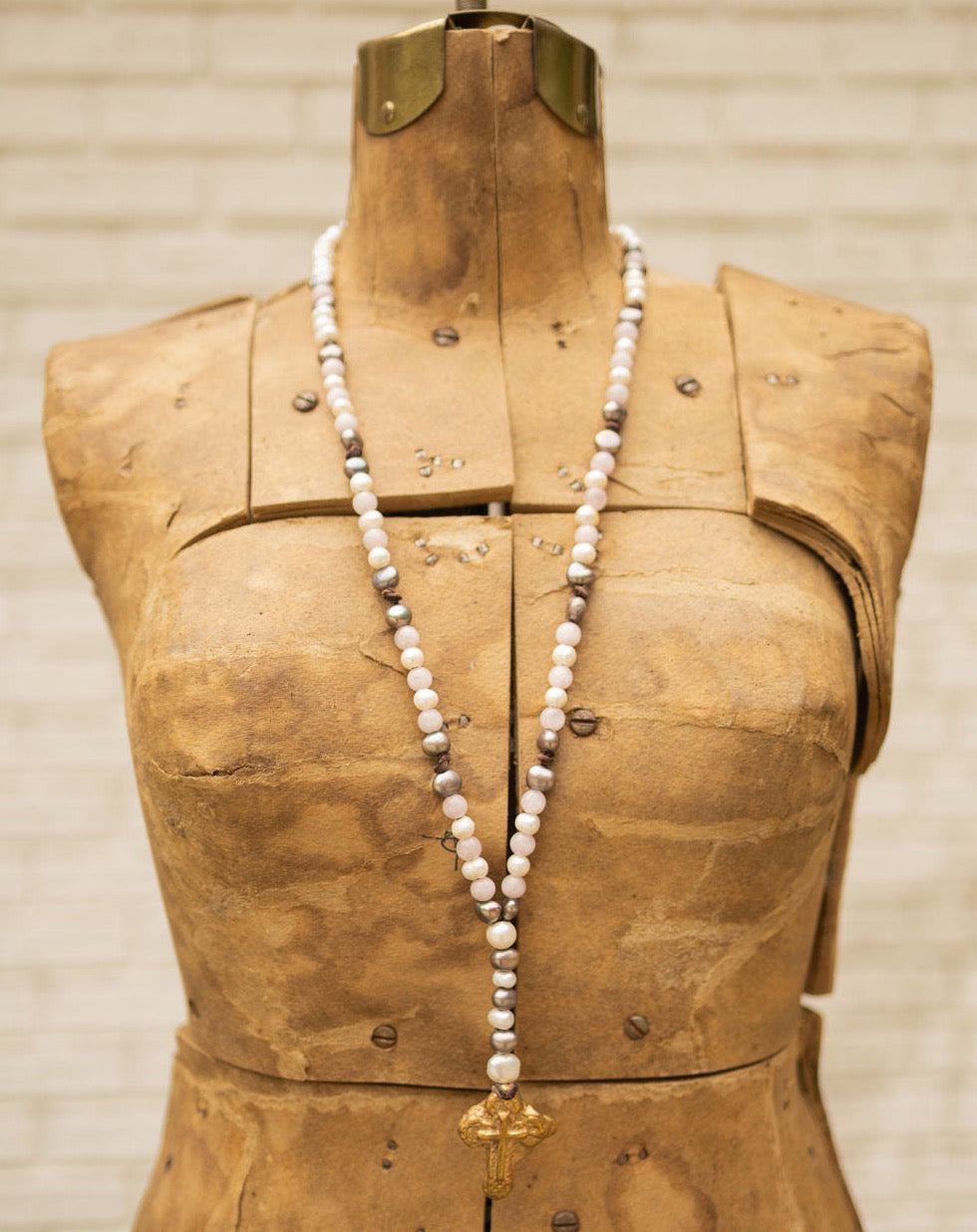 BRASS ROSARY STYLE PEARL & ROSE QUARTZ NECKLACE